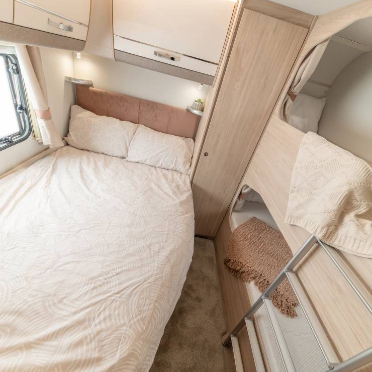 Whirlwind interior image 8